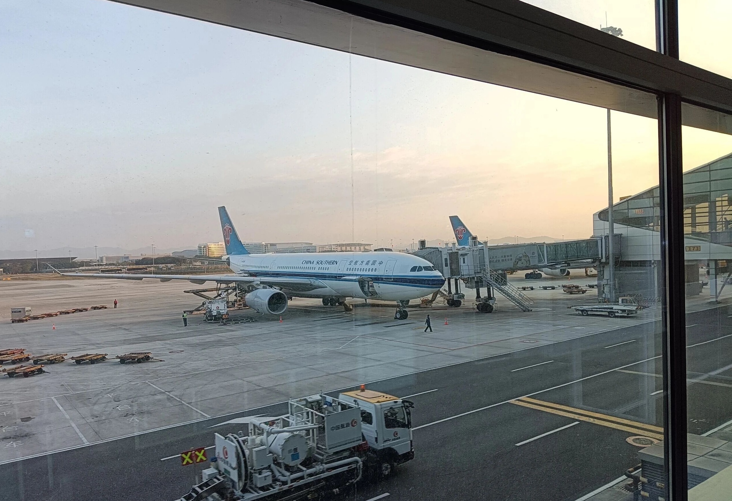 上海浦东机场航空快递航空急件如何守护分秒必争的商业与民生场景